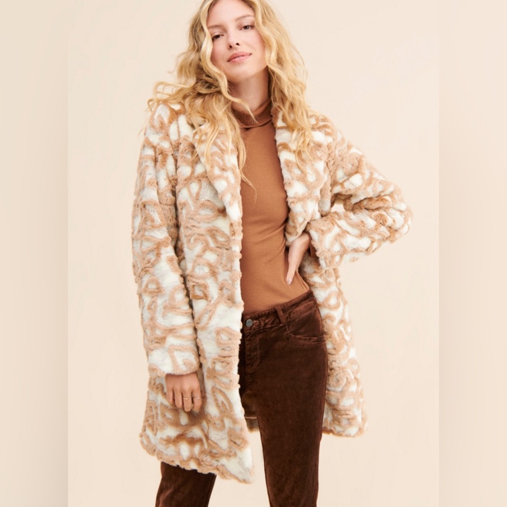 Chicwish Women's Tan and Cream Teddy Jacket